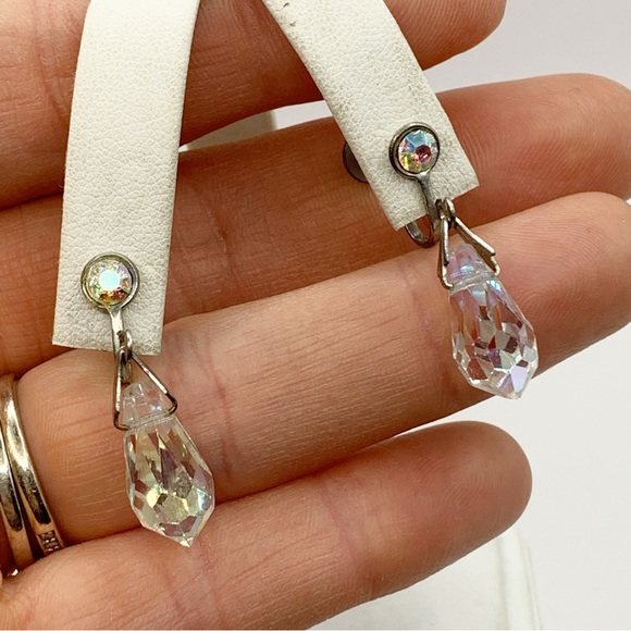 Vintage aurora Borealis briolette retro screw back earrings sparkling iridescent - Picture 4 of 9